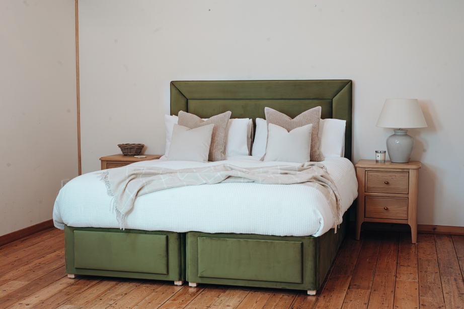 Green showroom Adjustable Bed