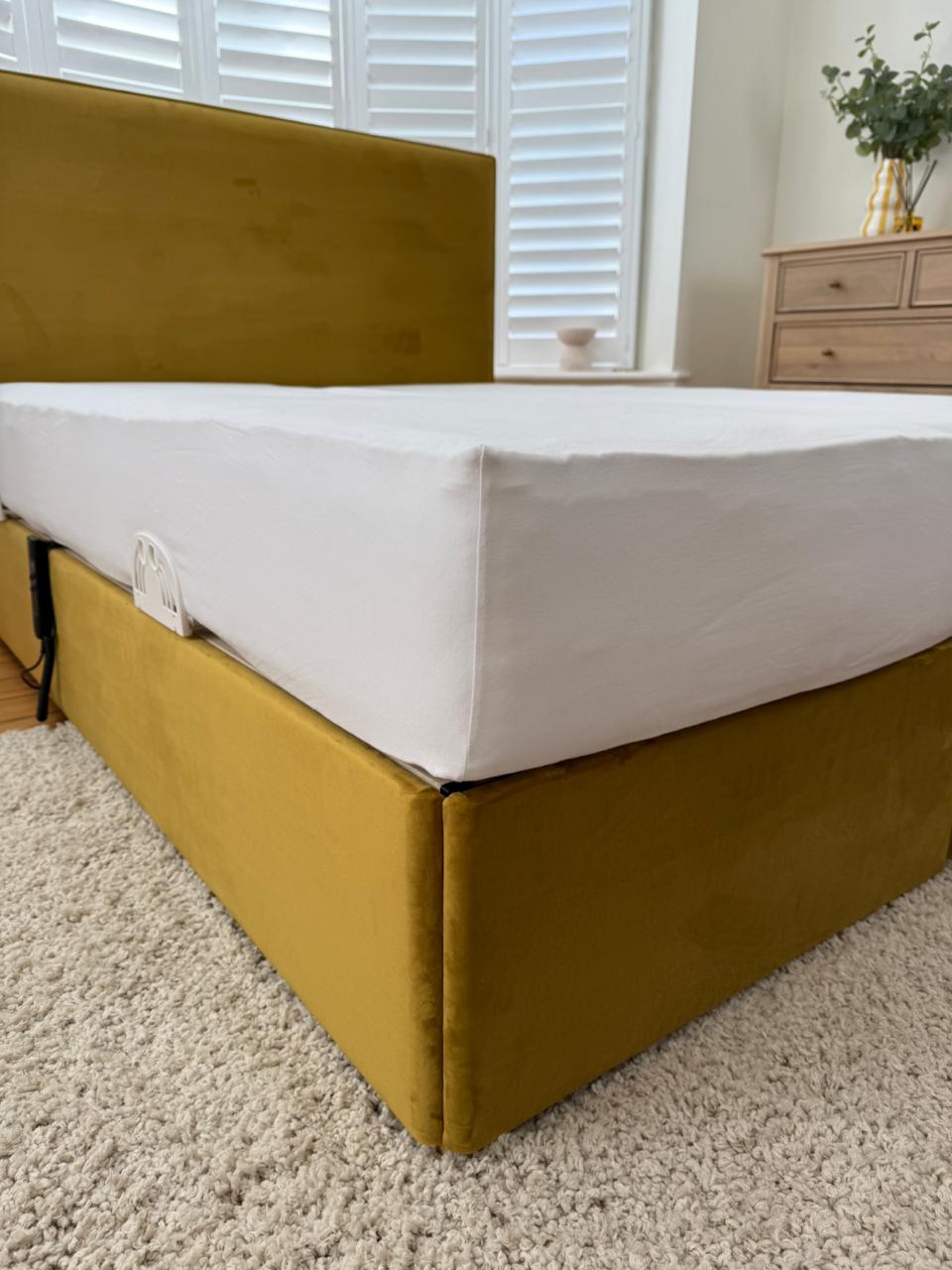 Sheets on adjustable bed